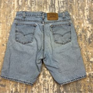 Vintage Levi’s Denim Dad Shorts 505 size 33 x 9